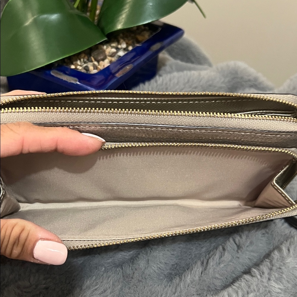 Coach Metallic Pewter Leather Wristlet Clutch - Picture 6 of 10